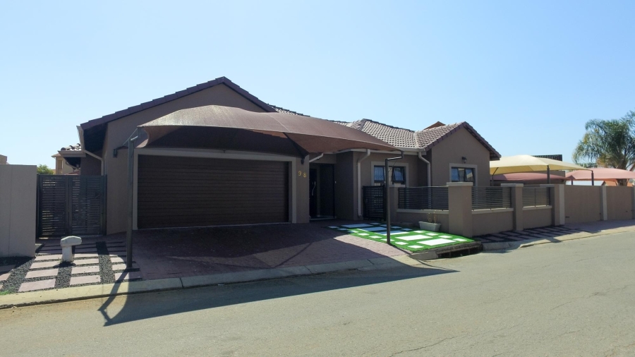 4 Bedroom Property for Sale in Waterkloof A H North West